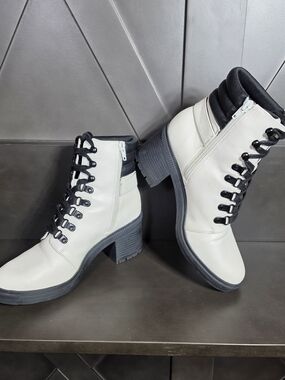 Mix No. 6 White and Black Lace-Up Ankle Combat Boots Womens 8 Faux Leather